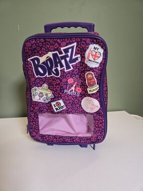 Rare Bratz Study Abroad Yasmin Rolling Suitcase Luggage 2015 MGA